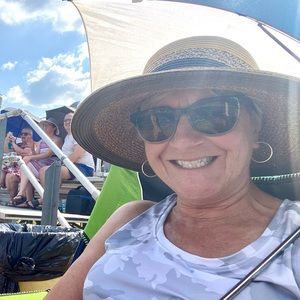 Meet your Posher, Deona